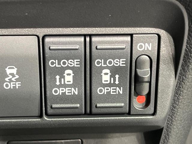 フリード エアー　登録済未使用車　両側電動ドア　バックカメラ　衝突被害軽減システム　禁煙車　コーナーセンサー　スマートキー　ＬＥＤヘッド　オートライト　オートエアコン　Ｂｌｕｅｔｏｏｔｈ（7枚目）