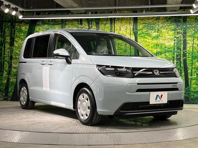 フリード エアー　登録済未使用車　両側電動ドア　バックカメラ　衝突被害軽減システム　禁煙車　コーナーセンサー　スマートキー　ＬＥＤヘッド　オートライト　オートエアコン　Ｂｌｕｅｔｏｏｔｈ（17枚目）