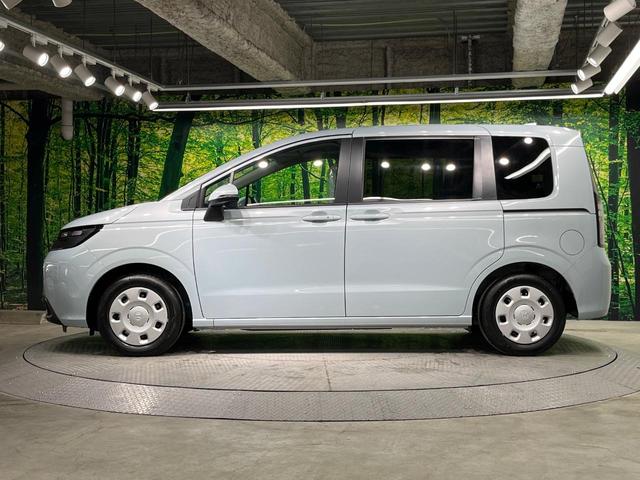 フリード エアー　登録済未使用車　両側電動ドア　バックカメラ　衝突被害軽減システム　禁煙車　コーナーセンサー　スマートキー　ＬＥＤヘッド　オートライト　オートエアコン　Ｂｌｕｅｔｏｏｔｈ（58枚目）