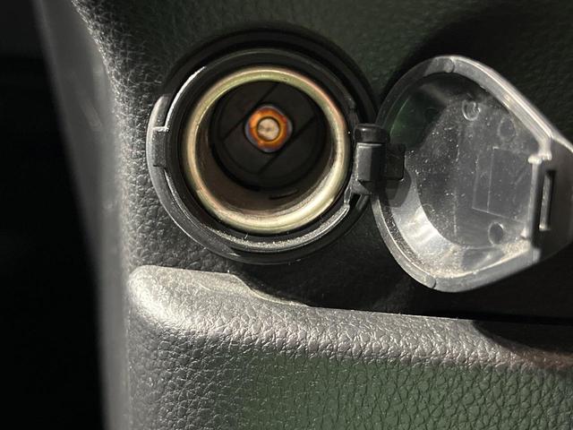 ヴォクシー S-G 両側電動ドア 後席モニター 全周囲カメラ 衝突被害軽減システム 禁煙車 コーナーセンサー スマートキー LEDヘッド ビルトインETC 純正16インチアルミ オートハイビーム 車線逸脱警報(42枚目)