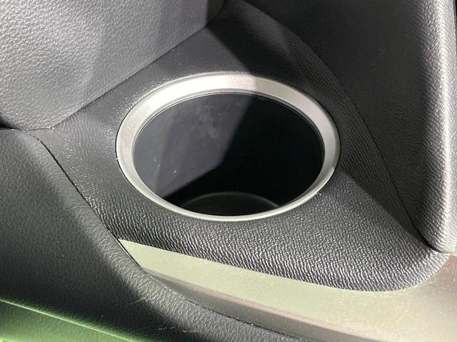 ヴォクシー S-G 両側電動ドア 後席モニター 全周囲カメラ 衝突被害軽減システム 禁煙車 コーナーセンサー スマートキー LEDヘッド ビルトインETC 純正16インチアルミ オートハイビーム 車線逸脱警報(43枚目)