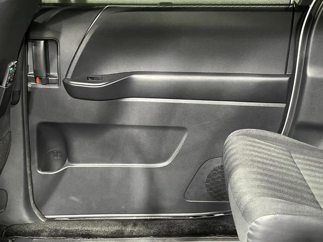 ヴォクシー S-G 両側電動ドア 後席モニター 全周囲カメラ 衝突被害軽減システム 禁煙車 コーナーセンサー スマートキー LEDヘッド ビルトインETC 純正16インチアルミ オートハイビーム 車線逸脱警報(55枚目)