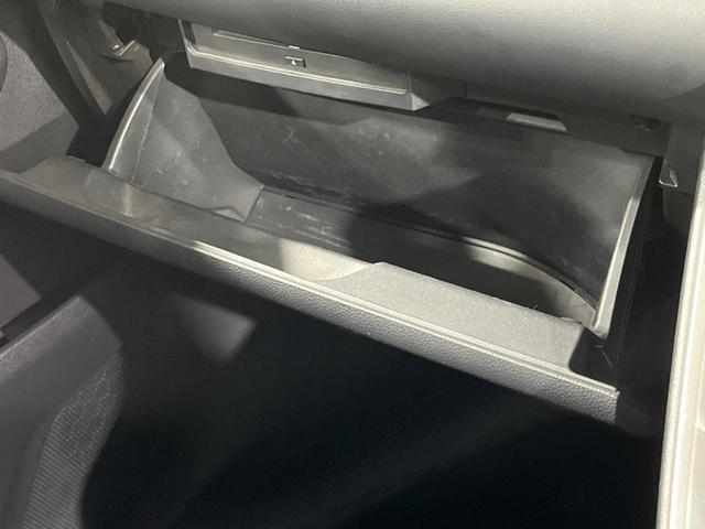 ヴォクシー S-G 両側電動ドア 後席モニター 全周囲カメラ 衝突被害軽減システム 禁煙車 コーナーセンサー スマートキー LEDヘッド ビルトインETC 純正16インチアルミ オートハイビーム 車線逸脱警報(63枚目)