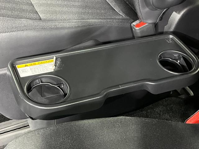 ヴォクシー S-G 両側電動ドア 後席モニター 全周囲カメラ 衝突被害軽減システム 禁煙車 コーナーセンサー スマートキー LEDヘッド ビルトインETC 純正16インチアルミ オートハイビーム 車線逸脱警報(68枚目)