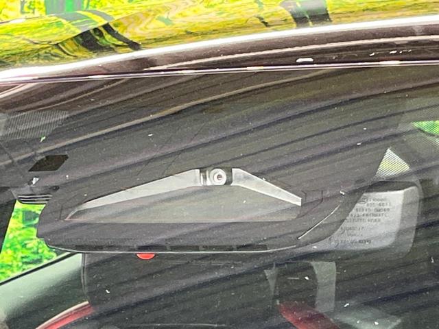 プリウス Z 全周囲カメラ 衝突被害軽減システム 禁煙車 電動リアゲート ハーフレザーシート 前席シートエアコン パワーシート コーナーセンサー スマートキー LEDヘッド ETC2.0 純正19インチアルミ(3枚目)