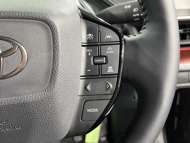 プリウス Z 全周囲カメラ 衝突被害軽減システム 禁煙車 電動リアゲート ハーフレザーシート 前席シートエアコン パワーシート コーナーセンサー スマートキー LEDヘッド ETC2.0 純正19インチアルミ(7枚目)