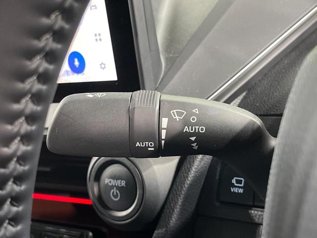 プリウス Z 全周囲カメラ 衝突被害軽減システム 禁煙車 電動リアゲート ハーフレザーシート 前席シートエアコン パワーシート コーナーセンサー スマートキー LEDヘッド ETC2.0 純正19インチアルミ(30枚目)