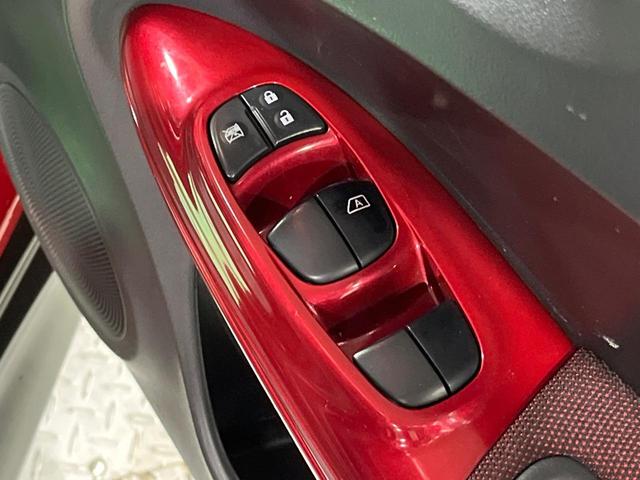 ジューク 15RX Vセレクション パーソナライゼーション 純正SDナビ バックカメラ 衝突被害軽減システム 禁煙車 ドラレコ スマートキー LEDヘッド ETC 純正17インチアルミ オートライト オートエアコン Bluetooth 地デジ HIDフォグ(34枚目)