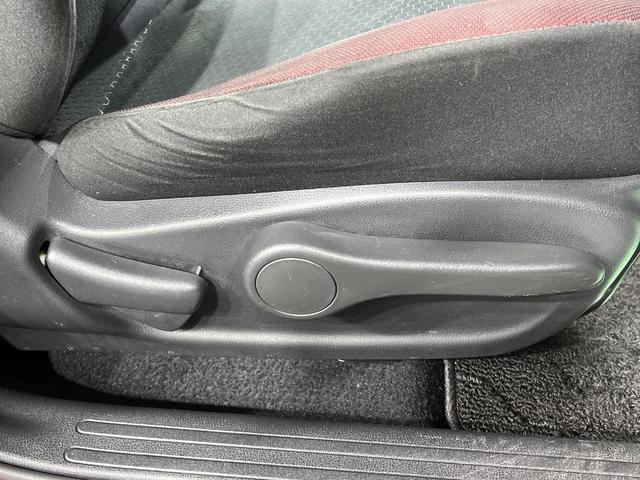 ジューク 15RX Vセレクション パーソナライゼーション 純正SDナビ バックカメラ 衝突被害軽減システム 禁煙車 ドラレコ スマートキー LEDヘッド ETC 純正17インチアルミ オートライト オートエアコン Bluetooth 地デジ HIDフォグ(35枚目)