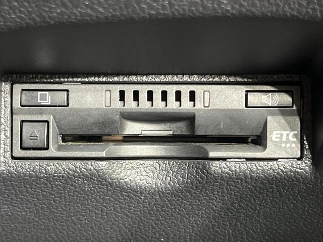 プリウス S バックカメラ 衝突被害軽減システム 禁煙車 スマートキー LEDヘッド ビルトインETC 純正15インチアルミ オートライト オートエアコン Bluetooth フルセグ(5枚目)