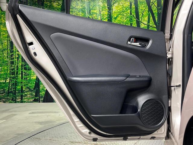 プリウス S バックカメラ 衝突被害軽減システム 禁煙車 スマートキー LEDヘッド ビルトインETC 純正15インチアルミ オートライト オートエアコン Bluetooth フルセグ(25枚目)