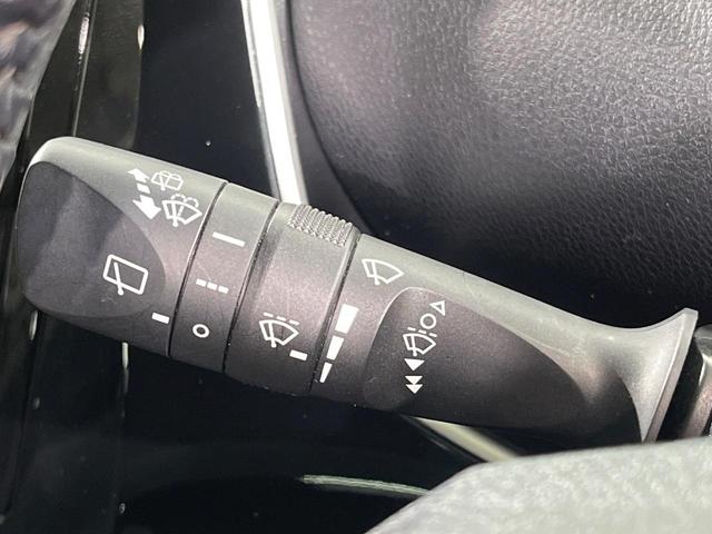 プリウス S バックカメラ 衝突被害軽減システム 禁煙車 スマートキー LEDヘッド ビルトインETC 純正15インチアルミ オートライト オートエアコン Bluetooth フルセグ(31枚目)