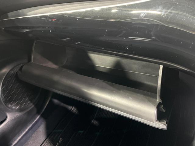 プリウス S バックカメラ 衝突被害軽減システム 禁煙車 スマートキー LEDヘッド ビルトインETC 純正15インチアルミ オートライト オートエアコン Bluetooth フルセグ(35枚目)