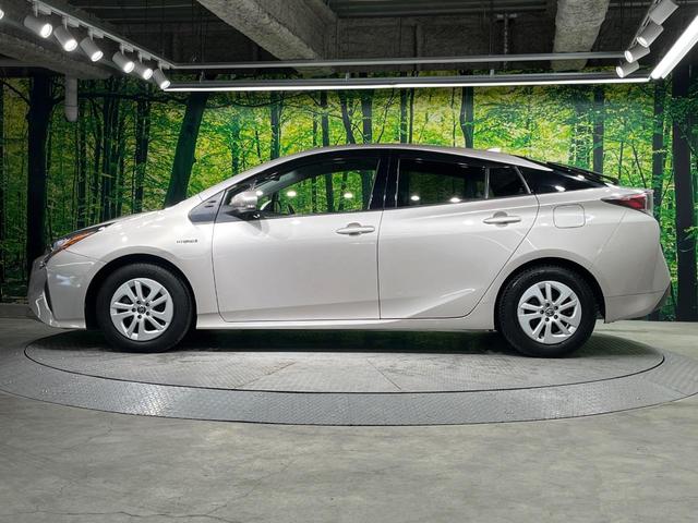 プリウス S バックカメラ 衝突被害軽減システム 禁煙車 スマートキー LEDヘッド ビルトインETC 純正15インチアルミ オートライト オートエアコン Bluetooth フルセグ(58枚目)