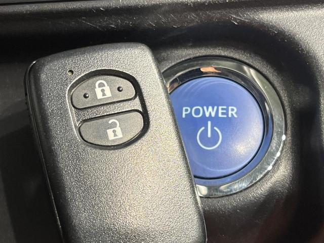 アクア Ｇ　ＳＤナビ　バックカメラ　衝突被害軽減システム　禁煙車　スマートキー　ビルトインＥＴＣ　オートライト　オートエアコン　ＤＶＤ再生　地デジ　ＬＥＤフォグ（5枚目）