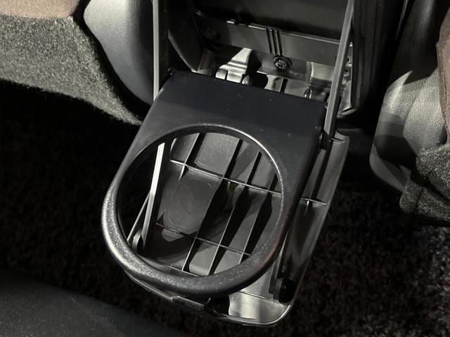 アクア Ｇ　ＳＤナビ　バックカメラ　衝突被害軽減システム　禁煙車　スマートキー　ビルトインＥＴＣ　オートライト　オートエアコン　ＤＶＤ再生　地デジ　ＬＥＤフォグ（31枚目）