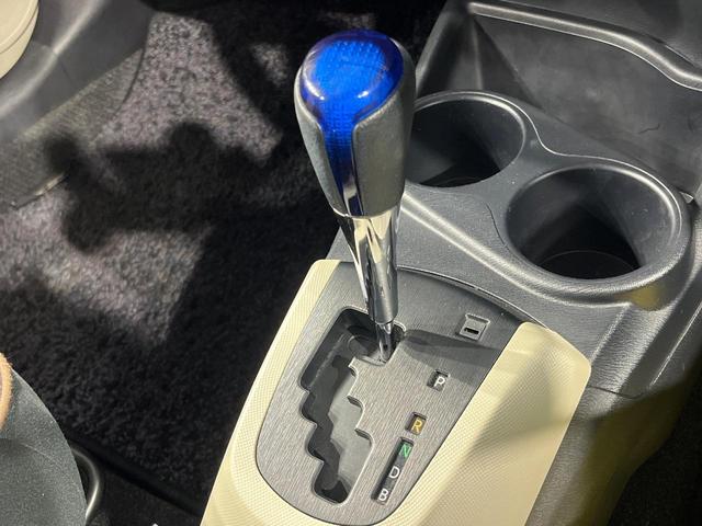 アクア Ｇ　ＳＤナビ　バックカメラ　衝突被害軽減システム　禁煙車　スマートキー　ビルトインＥＴＣ　オートライト　オートエアコン　ＤＶＤ再生　地デジ　ＬＥＤフォグ（39枚目）