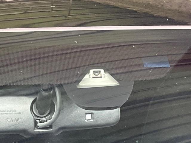 ヴェゼル ハイブリッドRS・ホンダセンシング 純正8インチSDナビ バックカメラ 衝突軽減 レーダークルーズ 禁煙車 ハーフレザーシート シートヒーター スマートキー LEDヘッド ビルトインETC 純正18インチアルミ 車線逸脱警報(5枚目)