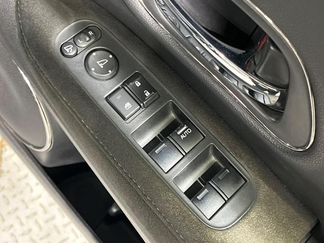 ヴェゼル ハイブリッドRS・ホンダセンシング 純正8インチSDナビ バックカメラ 衝突軽減 レーダークルーズ 禁煙車 ハーフレザーシート シートヒーター スマートキー LEDヘッド ビルトインETC 純正18インチアルミ 車線逸脱警報(24枚目)