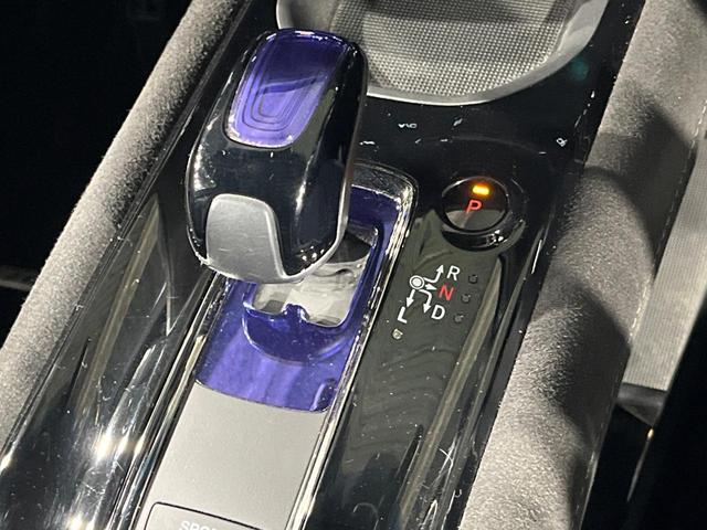 ヴェゼル ハイブリッドRS・ホンダセンシング 純正8インチSDナビ バックカメラ 衝突軽減 レーダークルーズ 禁煙車 ハーフレザーシート シートヒーター スマートキー LEDヘッド ビルトインETC 純正18インチアルミ 車線逸脱警報(40枚目)