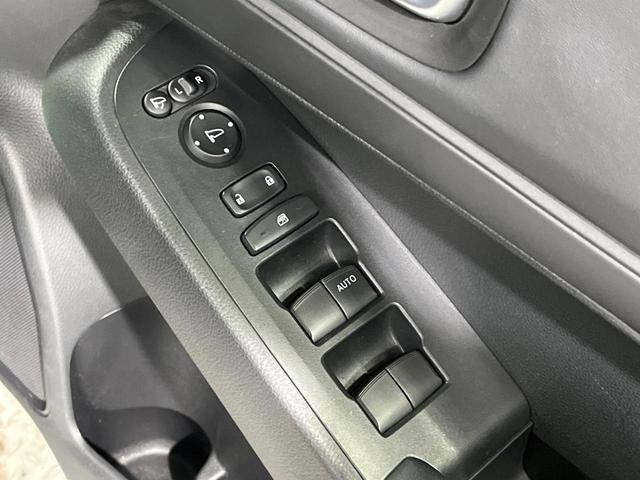 ヴェゼル e:HEV X 純正SDナビ バックカメラ 衝突被害軽減システム 禁煙車 ドラレコ コーナーセンサー スマートキー LEDヘッド ビルトインETC 純正16インチアルミ オートハイビーム 車線逸脱警報 オートライト(26枚目)