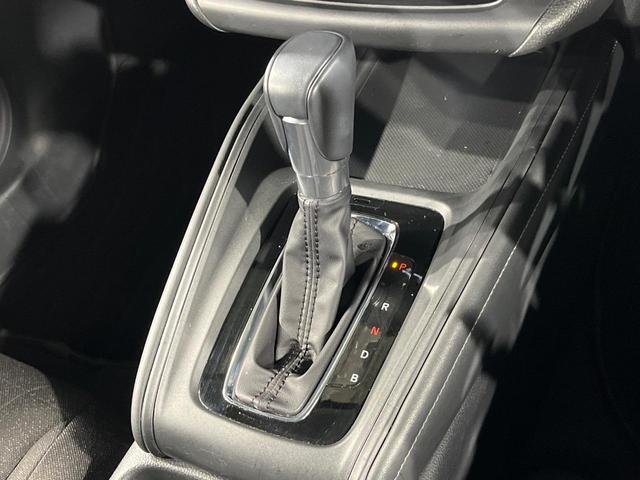 ヴェゼル e:HEV X 純正SDナビ バックカメラ 衝突被害軽減システム 禁煙車 ドラレコ コーナーセンサー スマートキー LEDヘッド ビルトインETC 純正16インチアルミ オートハイビーム 車線逸脱警報 オートライト(45枚目)