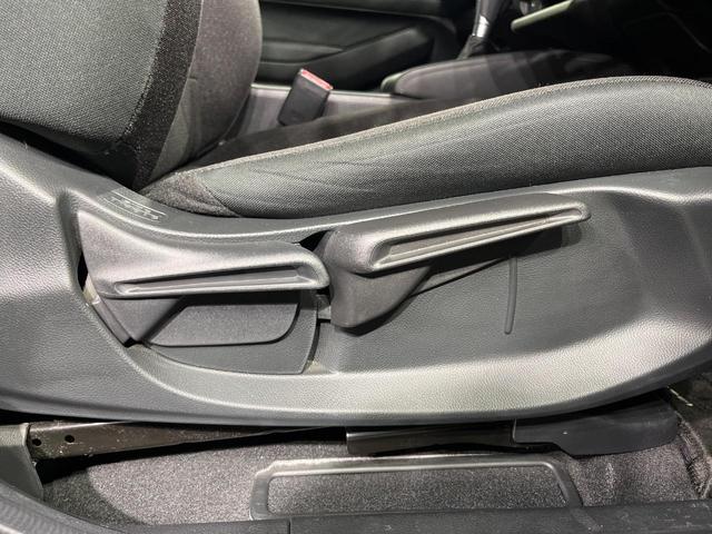 ヴェゼル e:HEV X 純正SDナビ バックカメラ 衝突被害軽減システム 禁煙車 ドラレコ コーナーセンサー スマートキー LEDヘッド ビルトインETC 純正16インチアルミ オートハイビーム 車線逸脱警報 オートライト(59枚目)