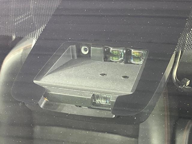 シエンタ ハイブリッドG クエロ 両側電動ドア 純正SDナビ バックカメラ 衝突被害軽減システム 禁煙車 ハーフレザーシート ドラレコ スマートキー LEDヘッド ビルトインETC 純正15インチアルミ オートライト オートエアコン(3枚目)