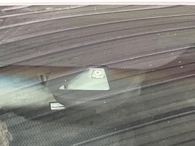 フィット １３Ｇ・Ｌ　ホンダセンシング　カロッツェリアナビ　バックカメラ　衝突軽減　レーダークルーズ　禁煙車　スマートキー　ＬＥＤヘッド　ビルトインＥＴＣ　レーンアシスト　オートライト　オートエアコン　Ｂｌｕｅｔｏｏｔｈ　ＣＤ　ＤＶＤ再生（3枚目）