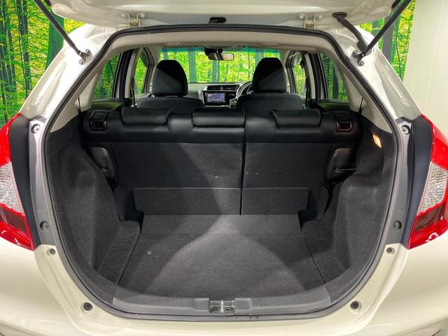 フィット １３Ｇ・Ｌ　ホンダセンシング　カロッツェリアナビ　バックカメラ　衝突軽減　レーダークルーズ　禁煙車　スマートキー　ＬＥＤヘッド　ビルトインＥＴＣ　レーンアシスト　オートライト　オートエアコン　Ｂｌｕｅｔｏｏｔｈ　ＣＤ　ＤＶＤ再生（10枚目）