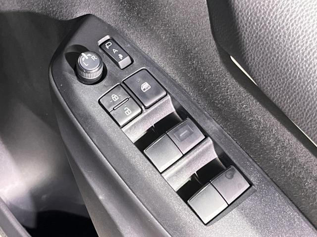 ヤリス Ｚ　全周囲カメラ　衝突被害軽減システム　レーダークルーズ　禁煙車　ドラレコ　コーナーセンサー　スマートキー　ＬＥＤヘッド　ビルトインＥＴＣ　オートライト　オートエアコン　Ｂｌｕｅｔｏｏｔｈ（31枚目）
