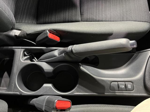 ヤリス Ｚ　全周囲カメラ　衝突被害軽減システム　レーダークルーズ　禁煙車　ドラレコ　コーナーセンサー　スマートキー　ＬＥＤヘッド　ビルトインＥＴＣ　オートライト　オートエアコン　Ｂｌｕｅｔｏｏｔｈ（51枚目）