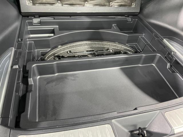 ハリアーハイブリッド Ｚ　レザーパッケージ　純正１２．３インチワイドナビ　全周囲カメラ　ＪＢＬサウンド　衝突軽減　レーダークルーズ　禁煙車　パワーバックドア　本革シート　シートヒーター　パワーシート　コーナーセンサー　スマートキー（40枚目）