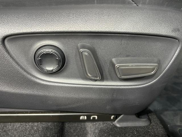 ハリアーハイブリッド Ｚ　レザーパッケージ　純正１２．３インチワイドナビ　全周囲カメラ　ＪＢＬサウンド　衝突軽減　レーダークルーズ　禁煙車　パワーバックドア　本革シート　シートヒーター　パワーシート　コーナーセンサー　スマートキー（50枚目）