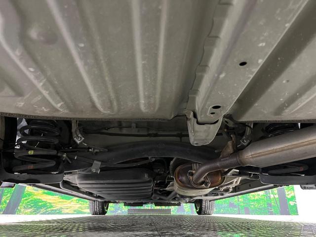 ヴォクシー ハイブリッドＶ　両側電動ドア　純正９インチナビ　バックカメラ　衝突被害軽減システム　レーダークルーズ　禁煙車　スマートキー　ＬＥＤヘッド　ビルトインＥＴＣ　純正１５インチアルミ　車線逸脱警報　シートヒーター（20枚目）