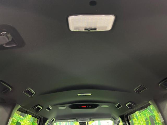 ヴォクシー ハイブリッドＶ　両側電動ドア　純正９インチナビ　バックカメラ　衝突被害軽減システム　レーダークルーズ　禁煙車　スマートキー　ＬＥＤヘッド　ビルトインＥＴＣ　純正１５インチアルミ　車線逸脱警報　シートヒーター（52枚目）