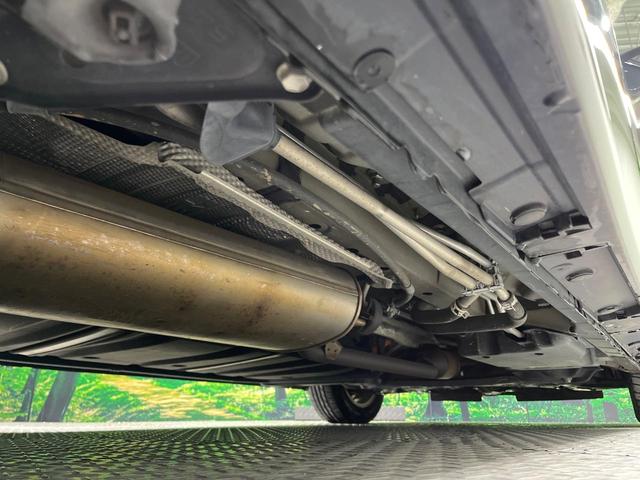 ヴォクシー ハイブリッドＶ　両側電動ドア　純正９インチナビ　バックカメラ　衝突被害軽減システム　レーダークルーズ　禁煙車　スマートキー　ＬＥＤヘッド　ビルトインＥＴＣ　純正１５インチアルミ　車線逸脱警報　シートヒーター（54枚目）