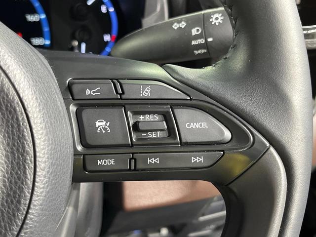 ヤリスクロス ハイブリッドＺ　全周囲カメラ　衝突被害軽減システム　レーダークルーズ　禁煙車　ハーフレザーシート　パワーシート　ドラレコ　コーナーセンサー　スマートキー　ＬＥＤヘッド　ＥＴＣ２．０　純正１８インチアルミ（6枚目）