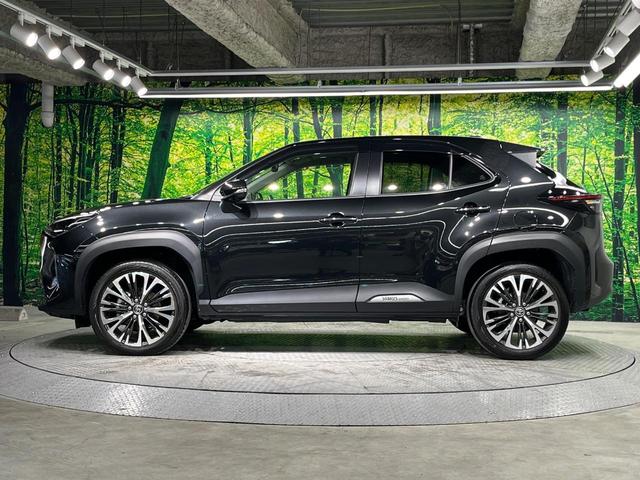 ヤリスクロス ハイブリッドＺ　全周囲カメラ　衝突被害軽減システム　レーダークルーズ　禁煙車　ハーフレザーシート　パワーシート　ドラレコ　コーナーセンサー　スマートキー　ＬＥＤヘッド　ＥＴＣ２．０　純正１８インチアルミ（64枚目）