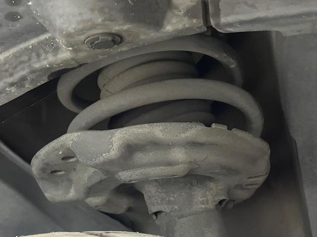 エクストレイル モード・プレミアハイブリッドエマージェンシブレーキＰ　４ＷＤ　純正ＳＤナビ　後席モニター　バックカメラ　衝突被害軽減システム　禁煙車　レザーシート　ドラレコ　スマートキー　ＬＥＤヘッド　ＥＴＣ　純正１８インチアルミ　オートライト　オートエアコン（20枚目）