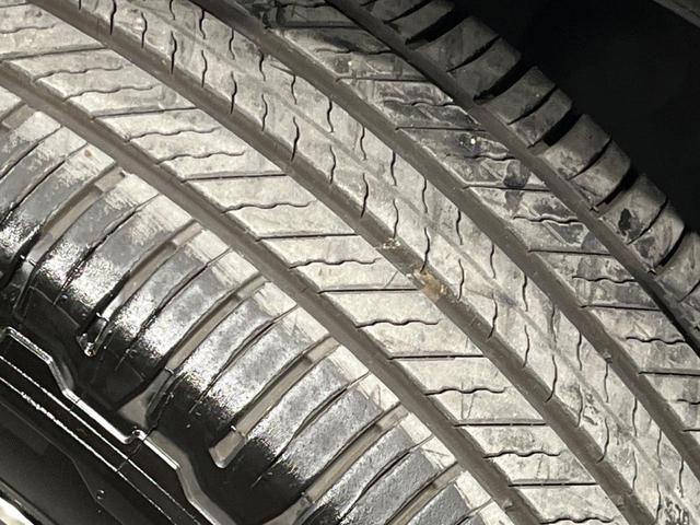 エクストレイル モード・プレミアハイブリッドエマージェンシブレーキＰ　４ＷＤ　純正ＳＤナビ　後席モニター　バックカメラ　衝突被害軽減システム　禁煙車　レザーシート　ドラレコ　スマートキー　ＬＥＤヘッド　ＥＴＣ　純正１８インチアルミ　オートライト　オートエアコン（25枚目）