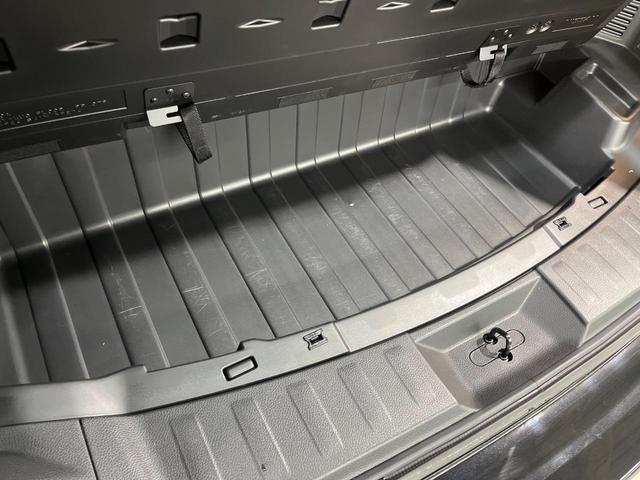 エクストレイル モード・プレミアハイブリッドエマージェンシブレーキＰ　４ＷＤ　純正ＳＤナビ　後席モニター　バックカメラ　衝突被害軽減システム　禁煙車　レザーシート　ドラレコ　スマートキー　ＬＥＤヘッド　ＥＴＣ　純正１８インチアルミ　オートライト　オートエアコン（29枚目）