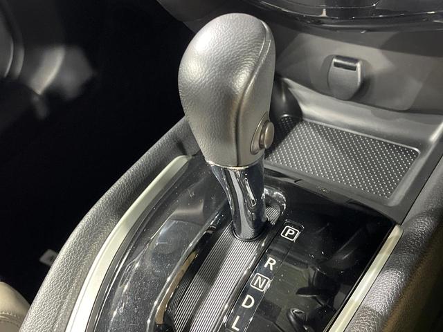 エクストレイル モード・プレミアハイブリッドエマージェンシブレーキＰ　４ＷＤ　純正ＳＤナビ　後席モニター　バックカメラ　衝突被害軽減システム　禁煙車　レザーシート　ドラレコ　スマートキー　ＬＥＤヘッド　ＥＴＣ　純正１８インチアルミ　オートライト　オートエアコン（43枚目）