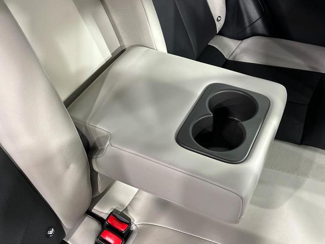 エクストレイル モード・プレミアハイブリッドエマージェンシブレーキＰ　４ＷＤ　純正ＳＤナビ　後席モニター　バックカメラ　衝突被害軽減システム　禁煙車　レザーシート　ドラレコ　スマートキー　ＬＥＤヘッド　ＥＴＣ　純正１８インチアルミ　オートライト　オートエアコン（55枚目）