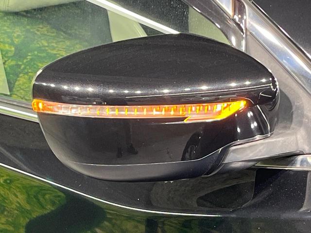 エクストレイル モード・プレミアハイブリッドエマージェンシブレーキＰ　４ＷＤ　純正ＳＤナビ　後席モニター　バックカメラ　衝突被害軽減システム　禁煙車　レザーシート　ドラレコ　スマートキー　ＬＥＤヘッド　ＥＴＣ　純正１８インチアルミ　オートライト　オートエアコン（56枚目）