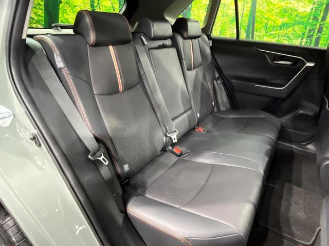 ＲＡＶ４ アドベンチャー　４ＷＤ　ＳＤナビ　バックカメラ　衝突被害軽減システム　レーダークルーズ　禁煙車　レザー調シート　前席シートエアコン　パワーシート　ドラレコ　コーナーセンサー　スマートキー　ＬＥＤヘッド（9枚目）