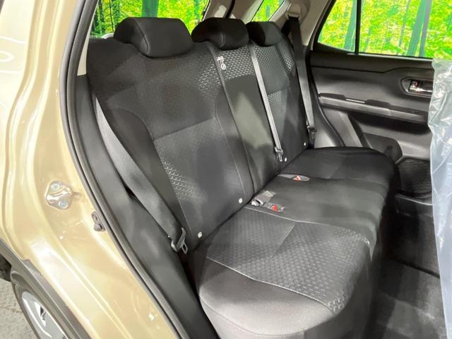 ���i���ȃI���W�i���t���A�}�b�g���I�v�V�����ɂĂ��p�ӂ��Ă���܂��B���D���ȃf�U�C����J���[�����Ԃɍ��킹�đI��ł����������Ƃ��ł��܂���