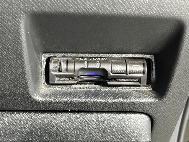 ステップワゴンスパーダ Ｚ　クールスピリット　両側電動ドア　８インチナビ　後席モニター　禁煙車　スマートキー　ＨＩＤヘッド　ビルトインＥＴＣ　クルコン　純正１５インチアルミ　オートエアコン　Ｂｌｕｅｔｏｏｔｈ　ＣＤ　フルセグ（7枚目）