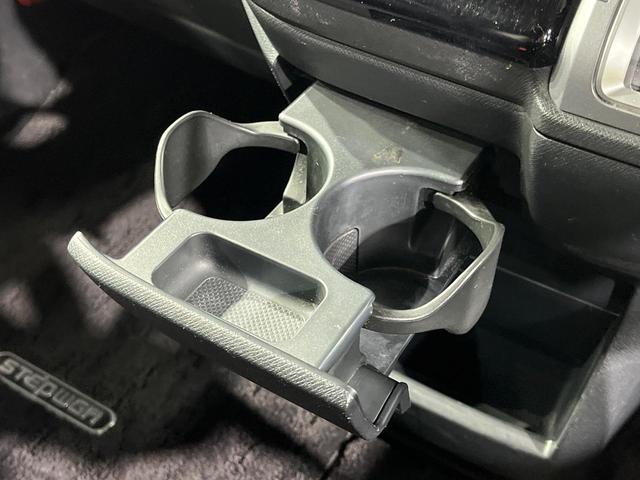 ステップワゴンスパーダ Ｚ　クールスピリット　両側電動ドア　８インチナビ　後席モニター　禁煙車　スマートキー　ＨＩＤヘッド　ビルトインＥＴＣ　クルコン　純正１５インチアルミ　オートエアコン　Ｂｌｕｅｔｏｏｔｈ　ＣＤ　フルセグ（37枚目）