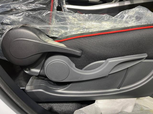 ライズ Ｚ　登録済未使用車　全周囲カメラ　衝突被害軽減システム　コーナーセンサー　スマートキー　ＬＥＤヘッド　純正１７インチアルミ　車線逸脱警報　オートライト　オートエアコン　Ｂｌｕｅｔｏｏｔｈ　地デジ（47枚目）